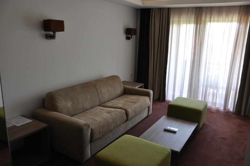Hotel Danubia Park เวลิโก กราดิชเต ภายนอก รูปภาพ